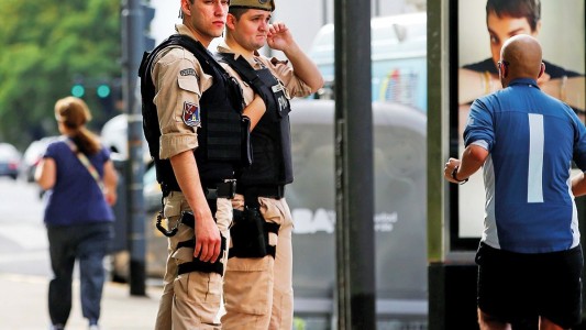 Hackearon datos de la Policía Federal y el twitter de la Prefectura Naval Argentina