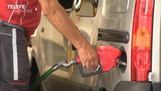 El Gobierno tendrá que negociar con las petroleras para congelar el precio de la nafta