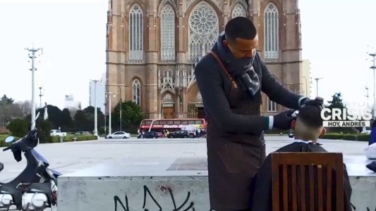 Se quedó sin trabajo, le buscó la vuelta y cambió su vida en una plaza