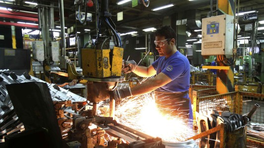 La actividad económica cayó 2,6 % durante el primer semestre del año