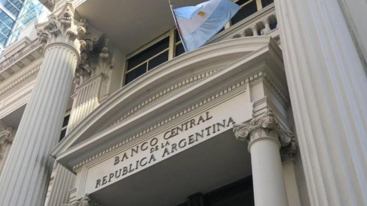 El Gobierno estableció controles para la compra de dólares