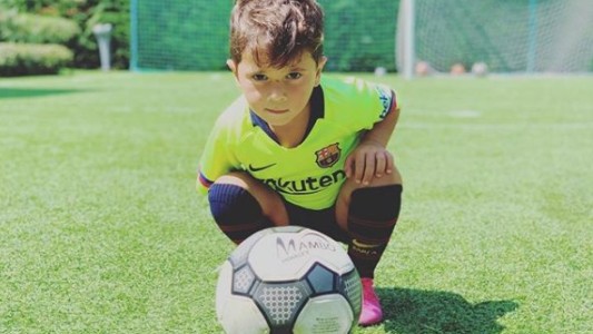 Mateo Messi cumple años, mete goles y festeja como papá