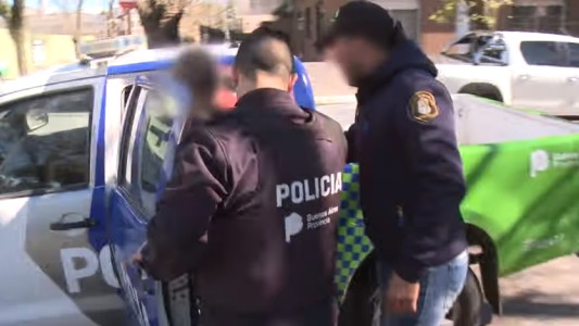 Detuvieron a diez miembros de la barra de River y secuestraron armas y drogas