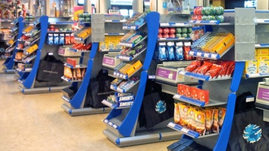 Legislador santafesino propone quitar la exhibición de golosinas en las cajas de los supermercados