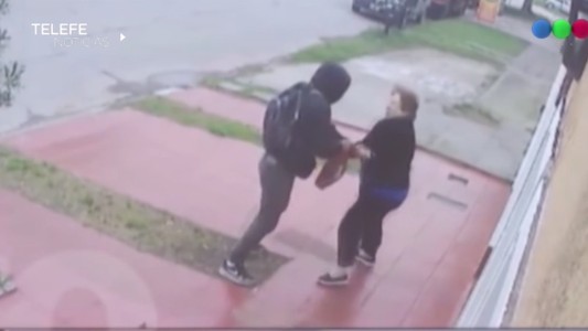 Un policía mató por la espalda a un adolescente que le había querido robar a una mujer