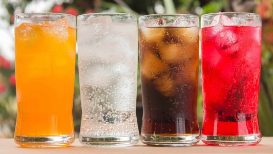 El 48 % de los niños y niñas toman dos vasos de bebidas azucaradas al día