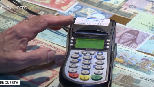 Por qué pagar el mínimo de la tarjeta es el "peor negocio"