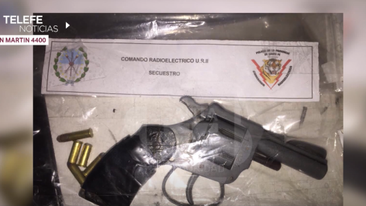 Un ladrón intentó robar una heladería y fue detenido por un cliente