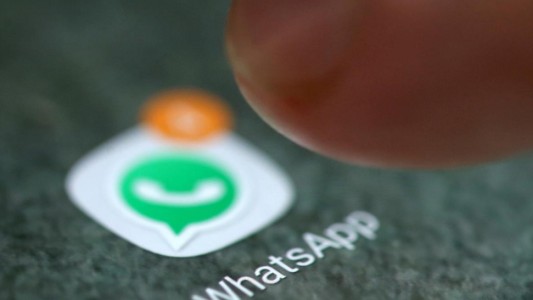 Detuvieron a un docente acusado de proponerle sexo a sus alumnos por Whastapp