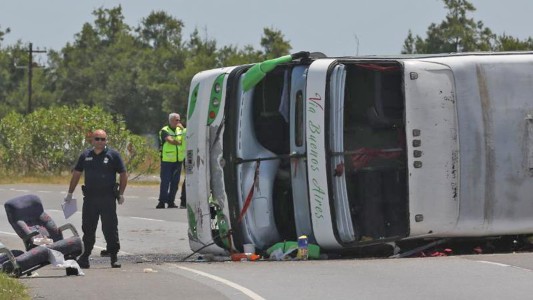 Tragedia en la ruta 2: resurge la polémica sobre los micros de doble piso