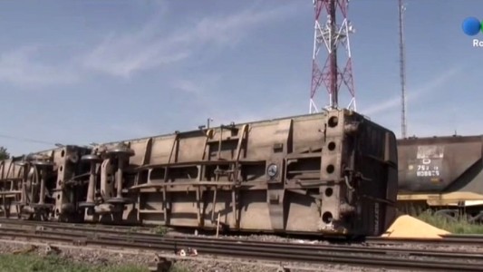 Por las altas temperaturas, se dilataron las vías y volcó una formación ferroviaria