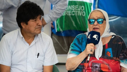 Junto a Madres de Plaza de Mayo, Evo Morales agradeció "el apoyo del pueblo argentino"
