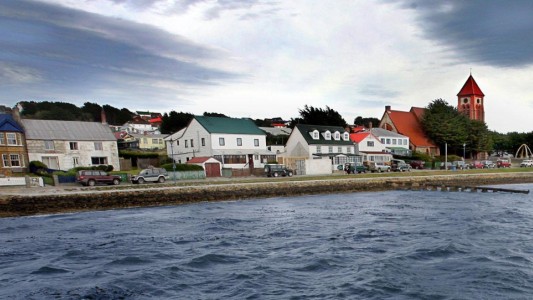 Los pasajes a las Islas Malvinas no tendrán el recargo del 30 %