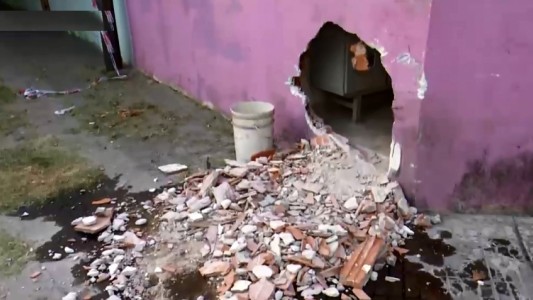 Huían de una persecución policial y se incrustaron contra el frente de una casa