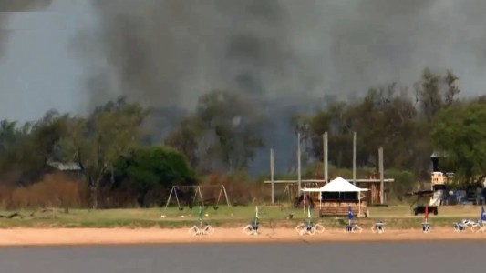 Fuego en las islas, humo y cenizas: la postal que se repite y preocupa