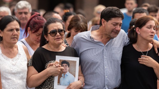 Los padres de Fernando convocan a participar de una marcha por justicia a un mes del crimen