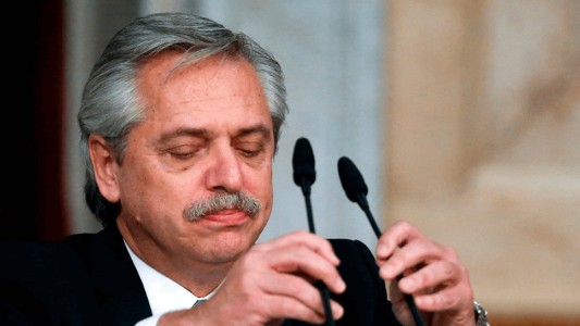 El Presidente limitó por decreto la función de los agentes de Inteligencia