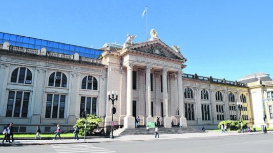 La UNR ratificó calendario académico vigente con clases online