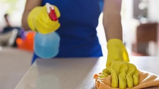 La Sociedad Argentina de Infectología insiste con el uso de detergente, jabón y lavandina para limpieza y desinfección