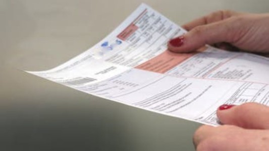 Agencias de cobro: turnos, clientes con prioridad y cantidad de facturas que se podrán pagar