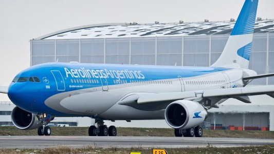 Aerolíneas confirmó cuatro nuevos vuelos especiales para traer de regreso a argentinos