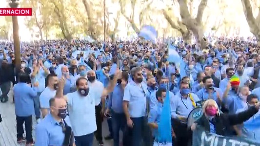 Transporte: la medida de fuerza llegó a las calles con una multitudinaria movilización