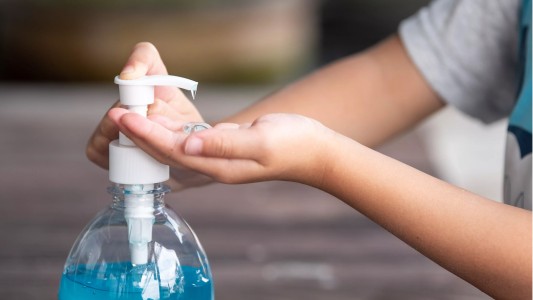 Alcohol en gel: prorrogan otros dos meses los precios máximos