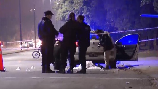 Emboscaron y acribillaron de 18 balazos a un joven en Ovidio Lagos al 3900