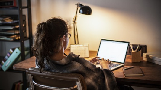 El 47% de las empresas sostendrán el teletrabajo postpandemia, según informe privado