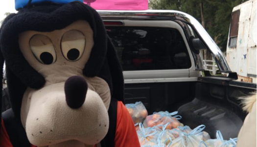 Varados en Santa Fe por la cuarentena, cambiaron el circo por la venta de bolsones de frutas