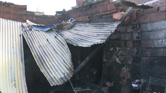 Su exmarido le prendió fuego la casa y perdió absolutamente todo