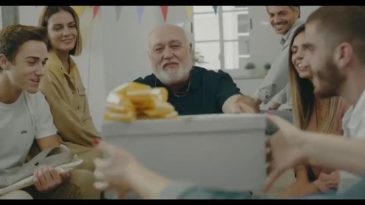 "El último regalo": el spot español que advierte al mundo sobre la reuniones familiares