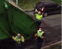 Recolectores le regalaron un camión a un nene que cumplió 4 años