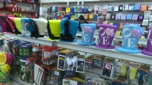 Cotillones, otro rubro en crisis