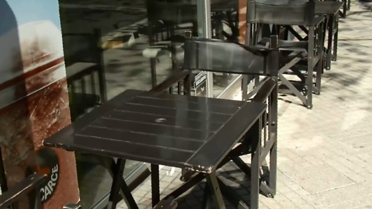 Gastronómicos proponen utilizar veredas, patios y terrazas para recibir clientes