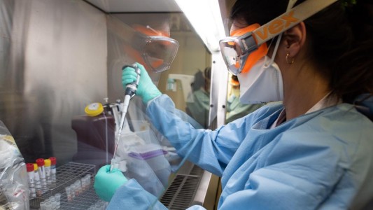 Extienden por 90 días el bono de 5000 pesos para trabajadores de la salud