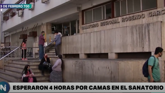 Una mujer pasó más de cuatro horas arriba de una ambulancia esperando por una cama