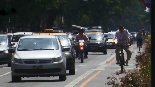 Denuncian que Cabify contrata autos particulares para ofertar servicios ilegales