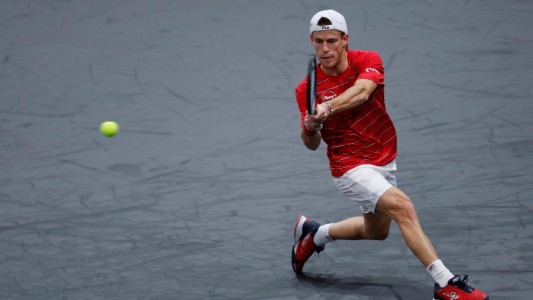 El "Peque" Schwartzman avanza en París y se lo dedicó a Maradona