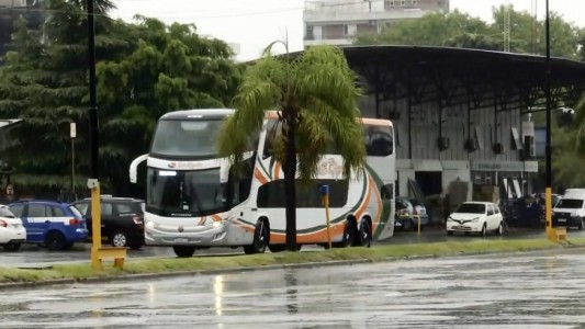 Muy lentamente, vuelve el movimiento a la Terminal de Ómnibus de Rosario