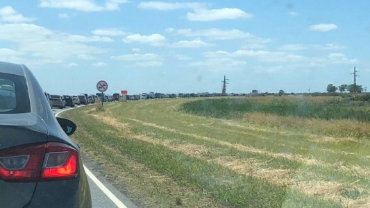 Intenso tránsito hacia la costa: viajan más de 2700 vehículos por hora