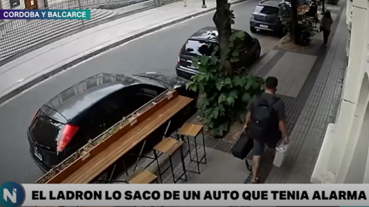 Dejó el auto estacionado en el centro y le robaron un saxo alto
