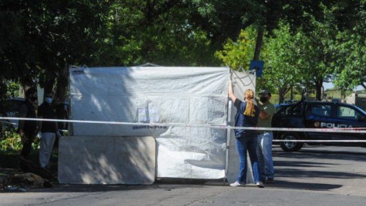 Hallan dos cuerpos descuartizados en un volquete de zona sur