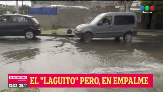 Cataratas: Un caño roto en Empalme Graneros inunda la calle