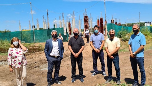 El rector de la UNR recorrió las obras del futuro Polo Educativo Regional