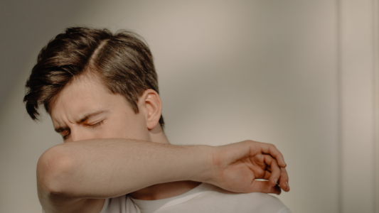 Con un análisis de tos detectan el Covid-19