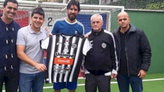 'El Loco' Abreu suma y sigue: ficha por su equipo número 30, el Athletic Club de Minas Gerais