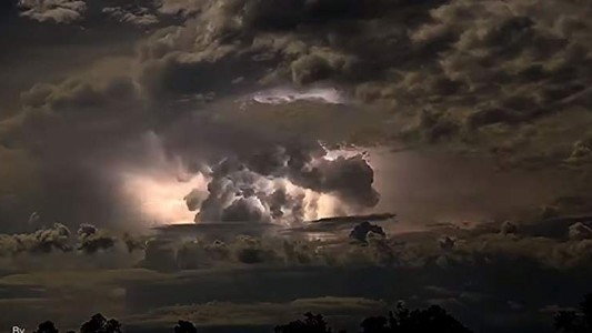 Las profecías de Nostradamus para 2021: hambruna, asteroides y zombies