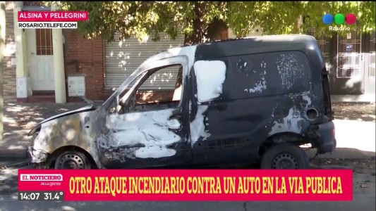 Incendiaron una camioneta abandonada en Alsina y Pellegrini
