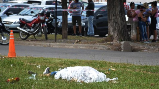 Alllanamientos en Villa Gobernador Galvez por el crimen frente al cementario